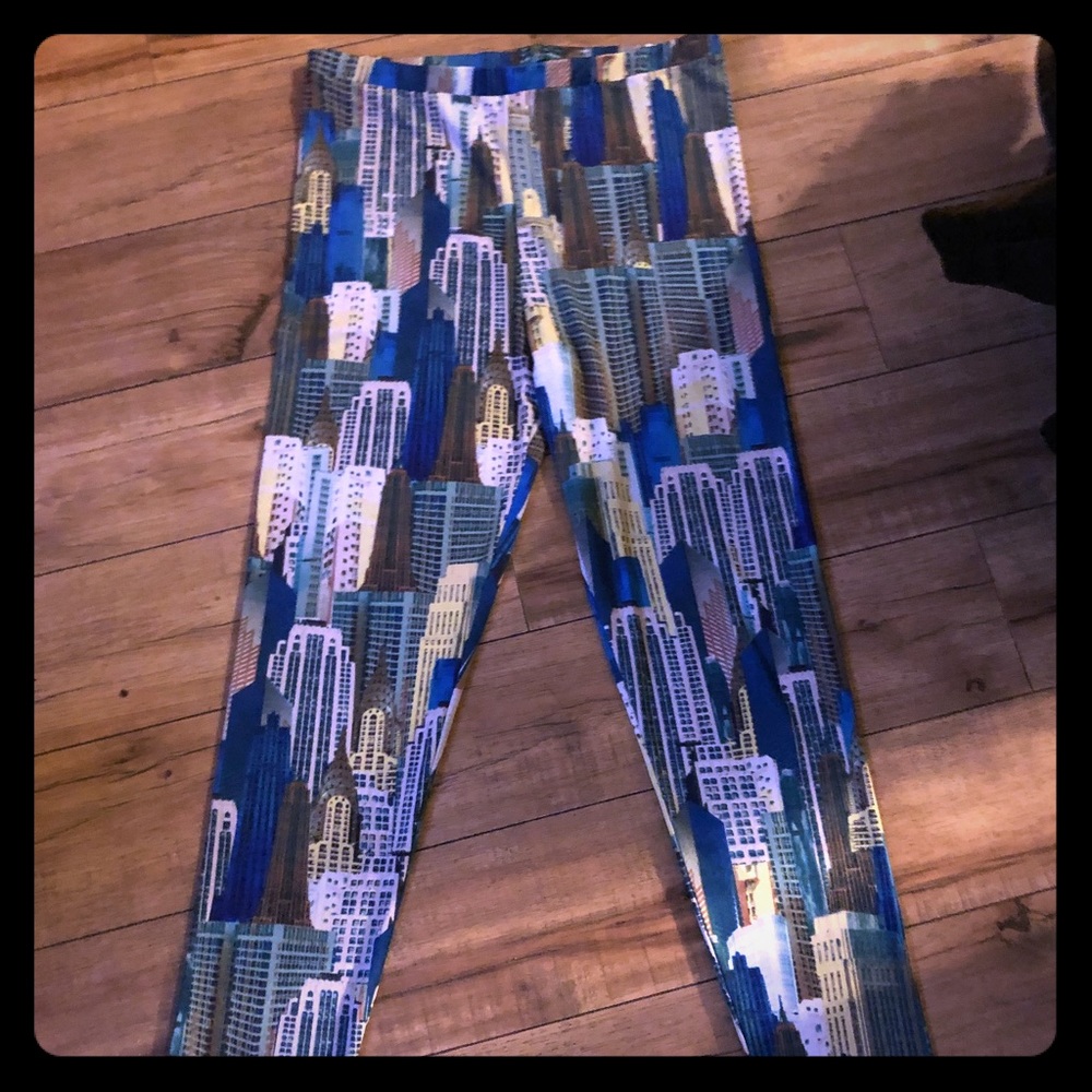NWOT sky scrapper leggings